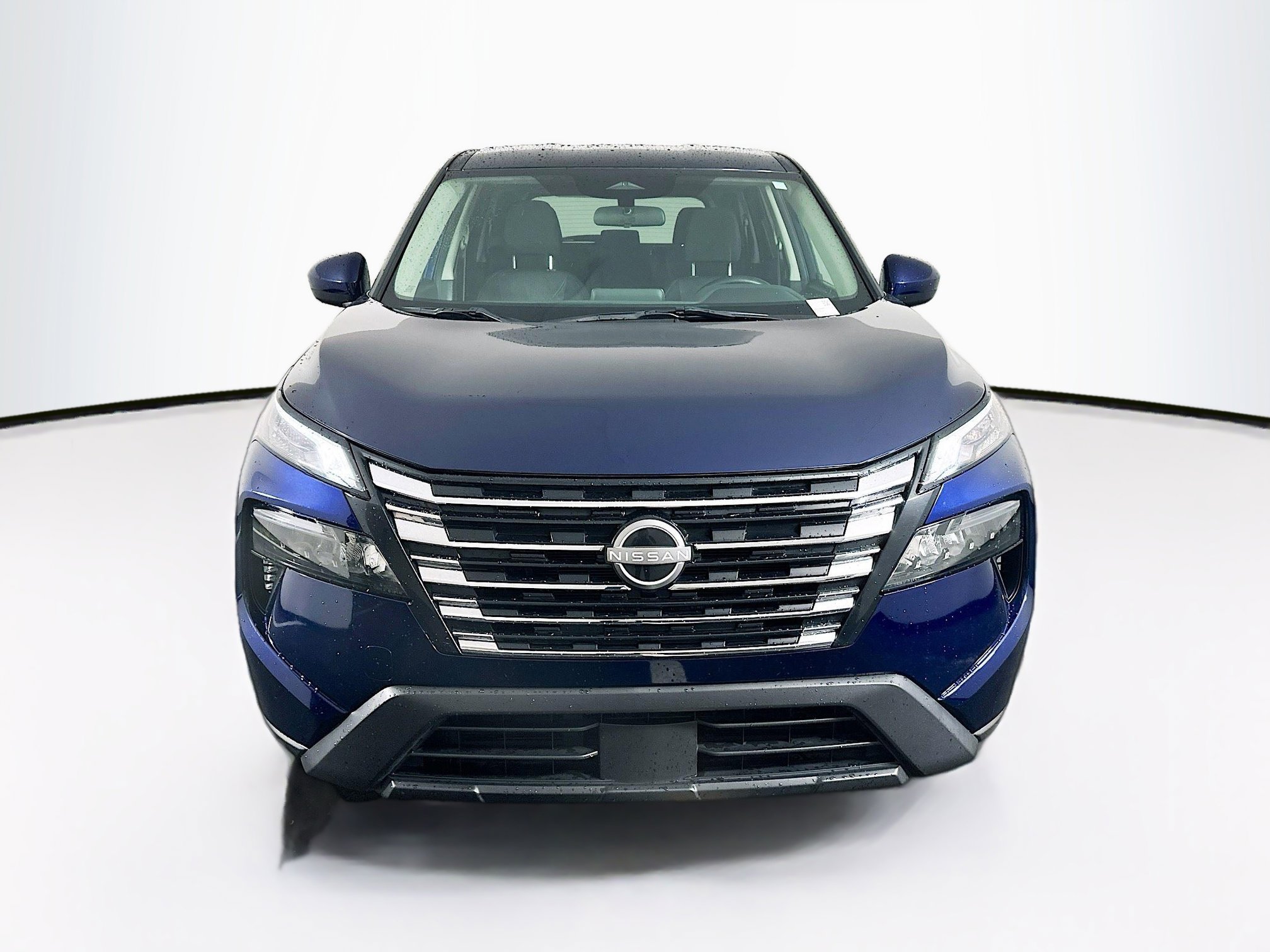 Used 2024 Nissan Rogue SV FWD image 2