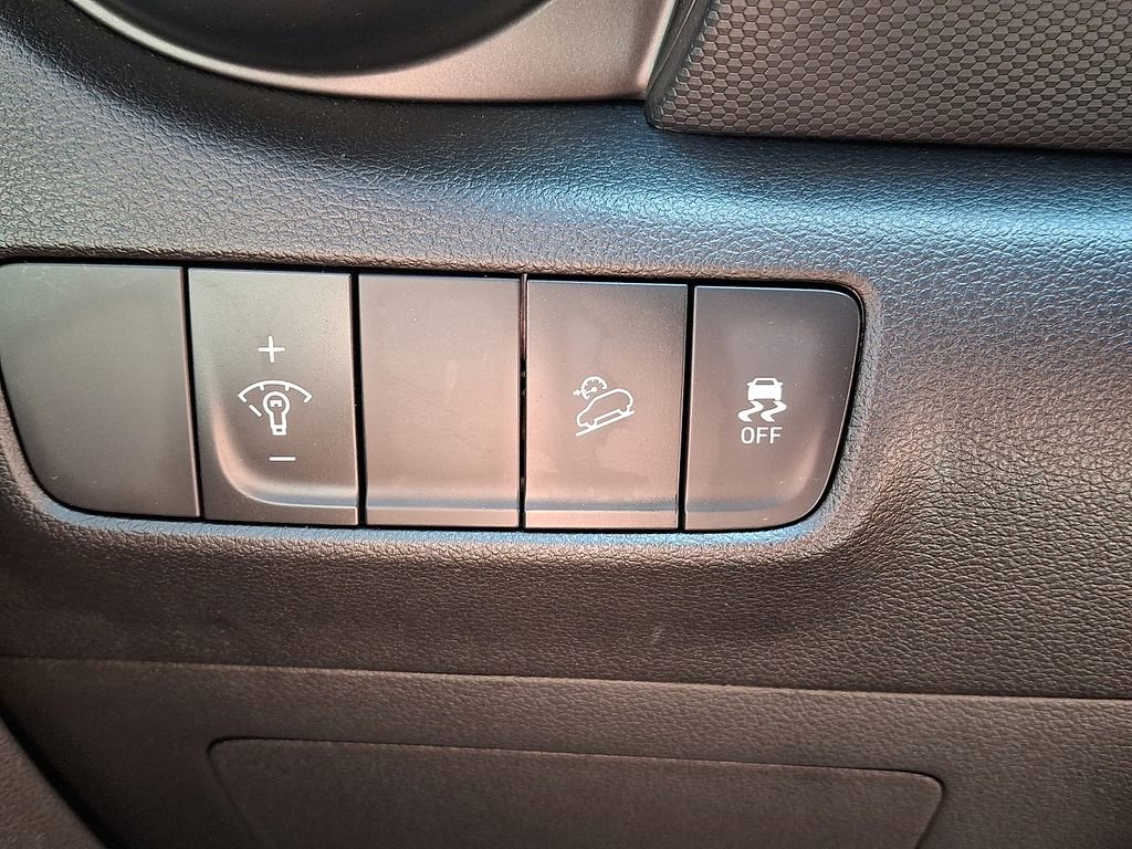 Used 2023 Hyundai Kona SEL AWD/4WD image 22