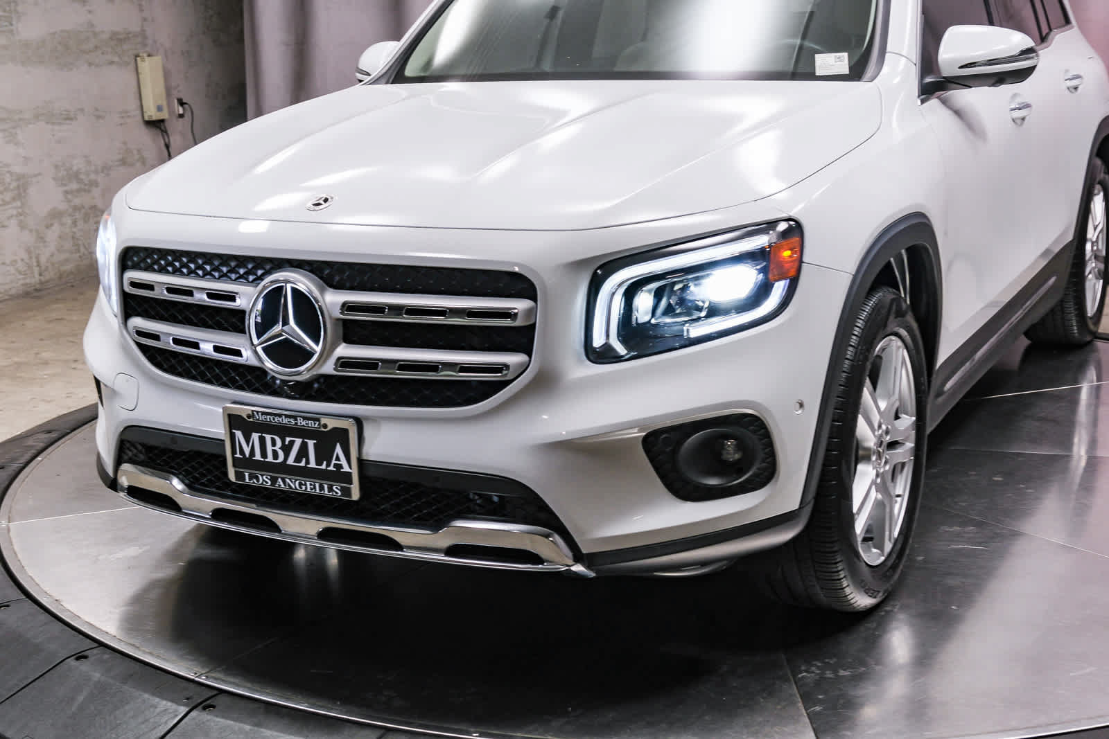 Used 2022 Mercedes-Benz GLB 250 4MATIC image 11