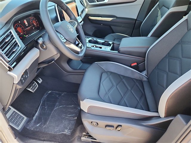 New 2026 Volkswagen Atlas Peak Edition image 7