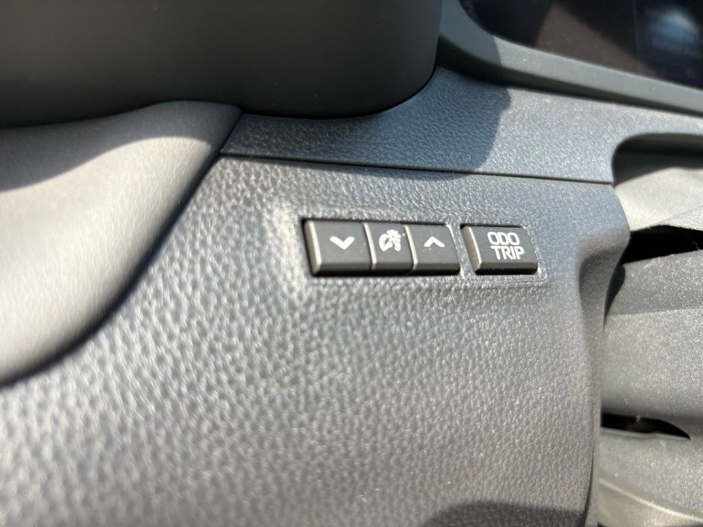 New 2026 Toyota Crown Signia image 31