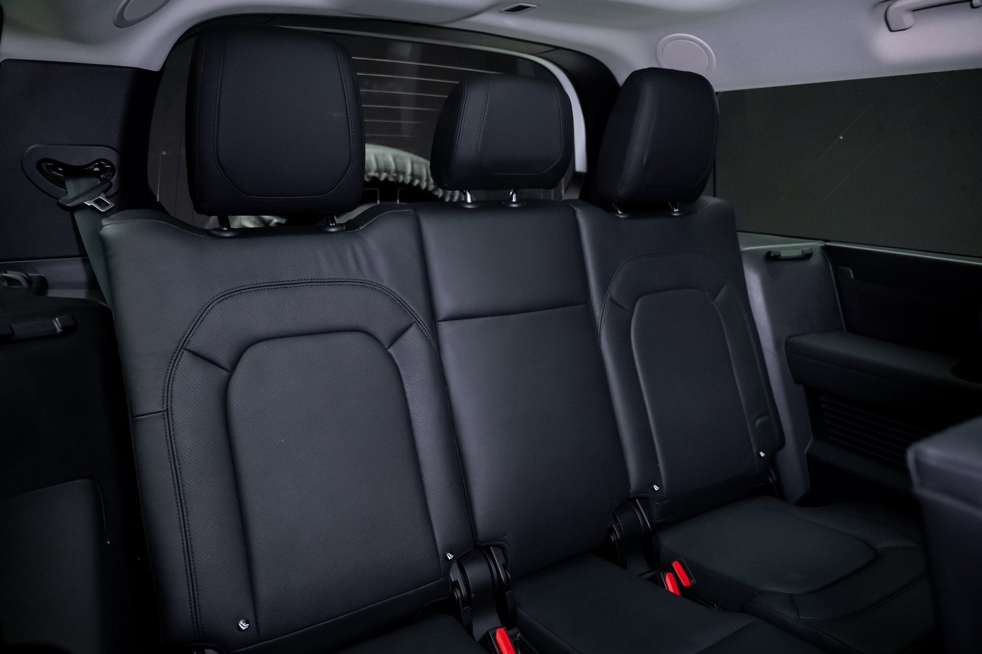 Used 2023 Land Rover Defender 130 SE image 68