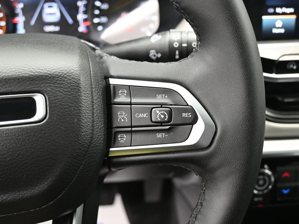 Used 2026 Jeep Compass Limited image 28