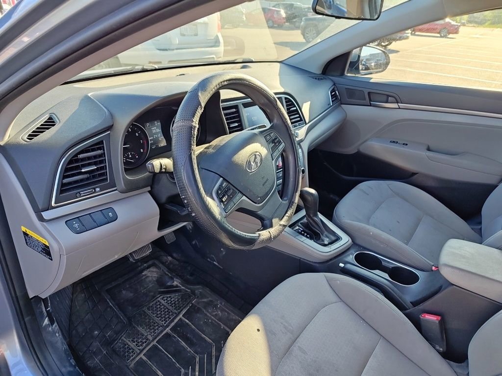 Used 2017 Hyundai Elantra SE image 7