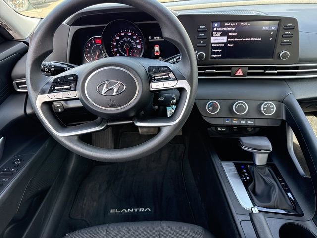 Certified 2023 Hyundai Elantra SE image 23
