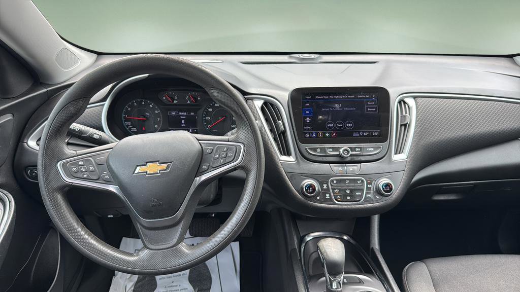 Used 2023 Chevrolet Malibu LT FWD image 9