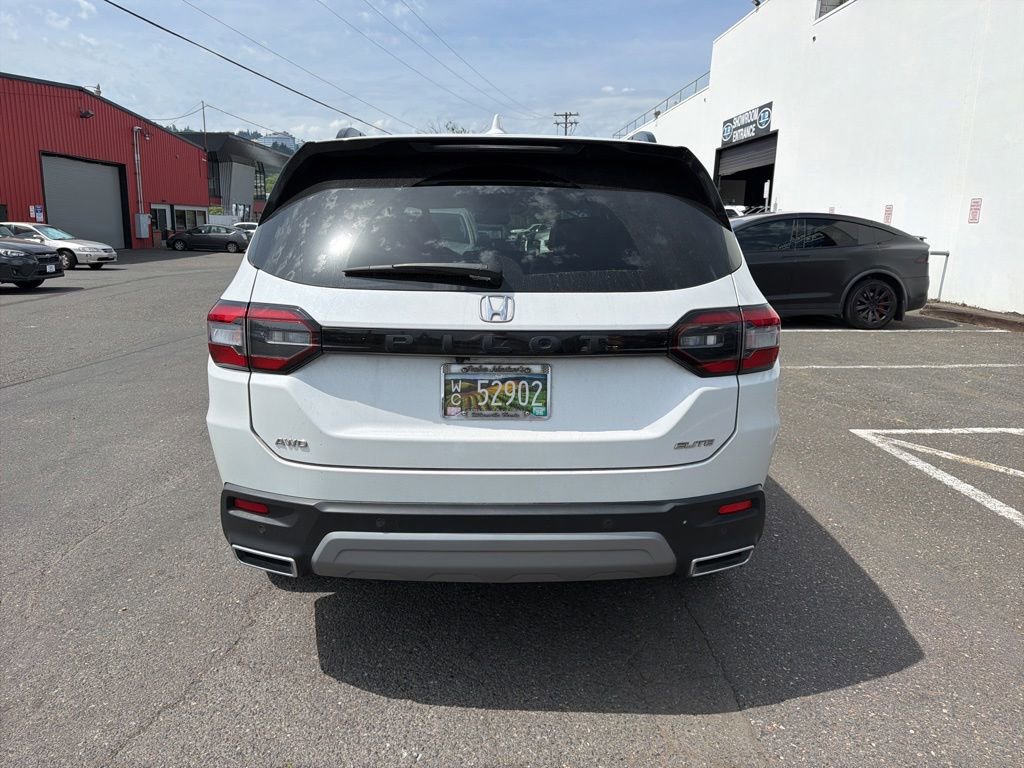Used 2025 Honda Pilot Elite image 4