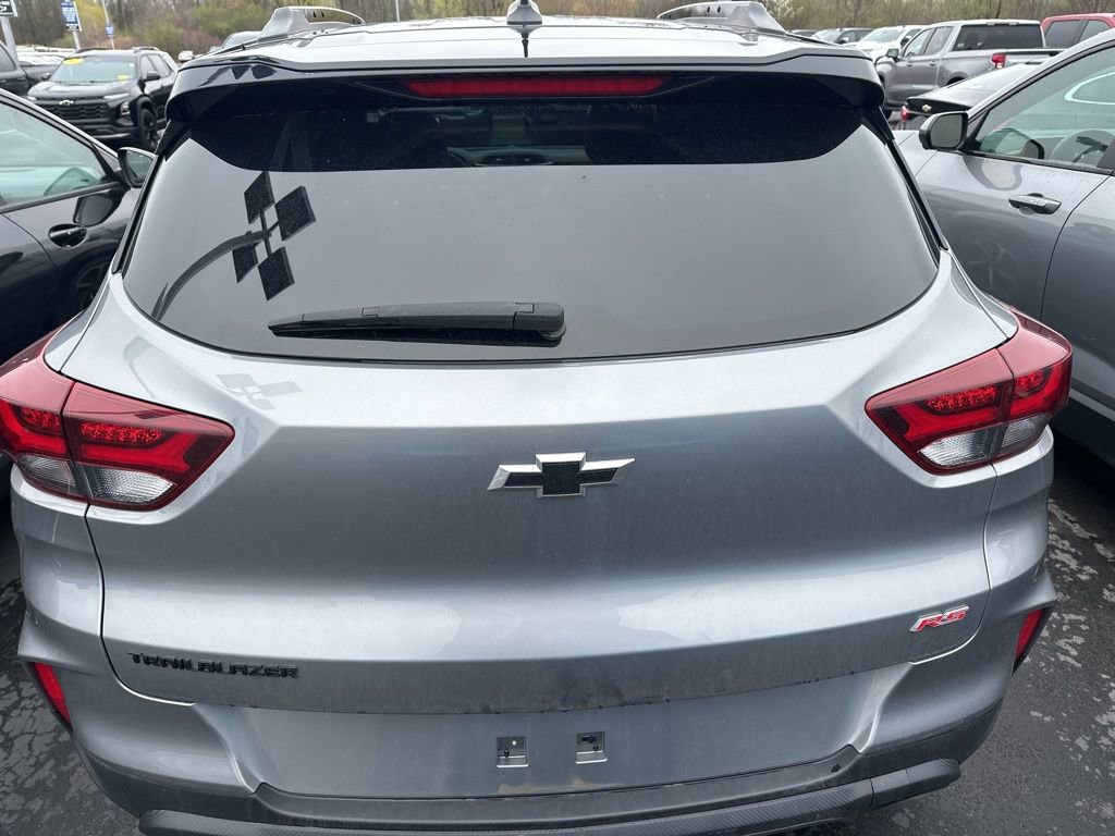 Used 2023 Chevrolet TrailBlazer RS w/ Sun and Liftgate Package FWD image 3