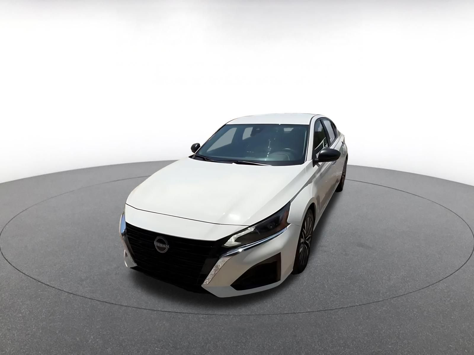 Used 2025 Nissan Altima 2.5 SV FWD image 7