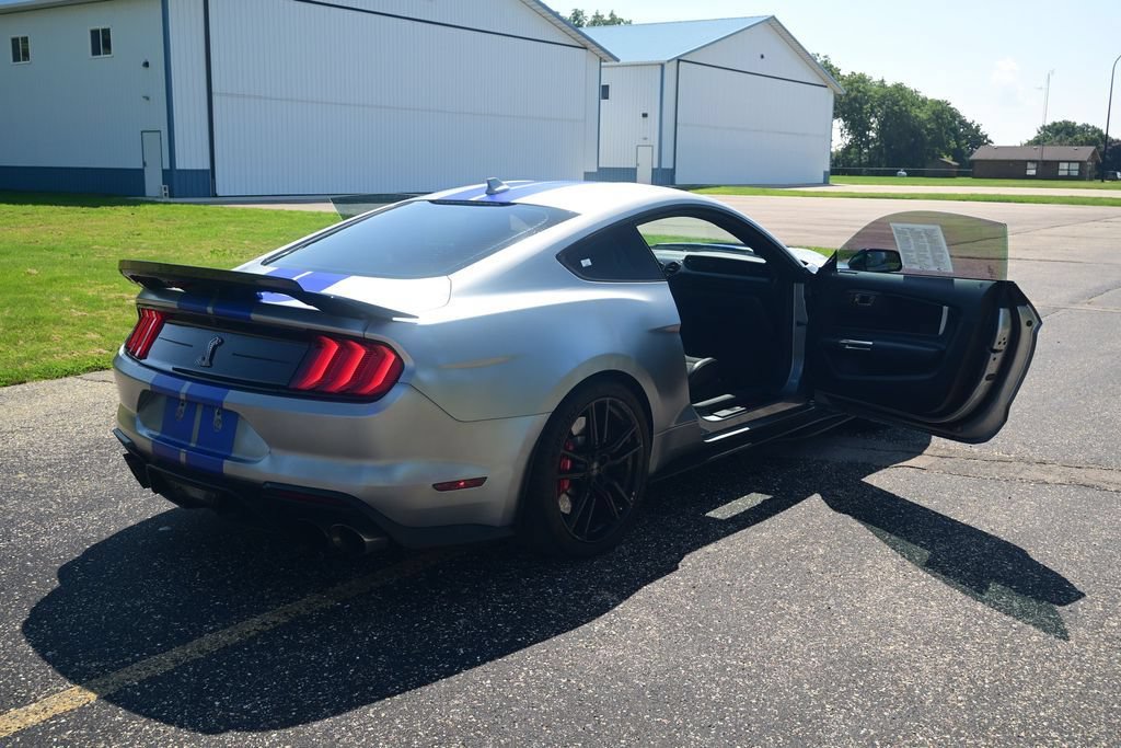 Used 2022 Ford Mustang Shelby GT500 w/ Technology Package RWD image 19