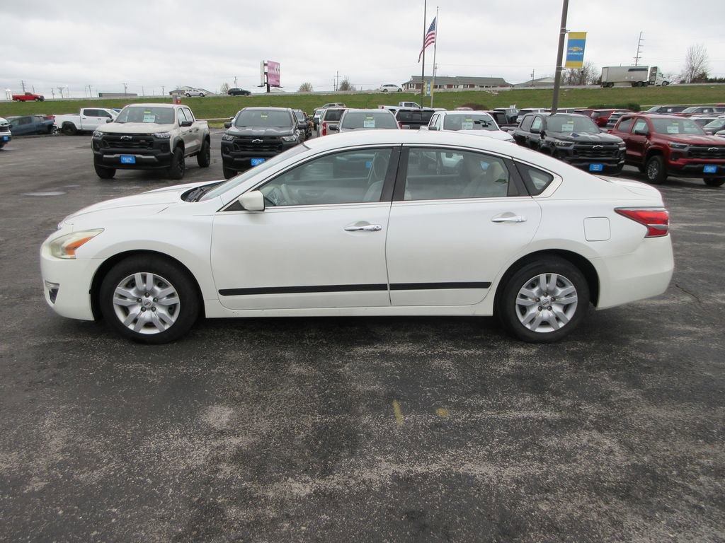 Used 2015 Nissan Altima 2.5 S w/ Power Driver Seat Package image 2