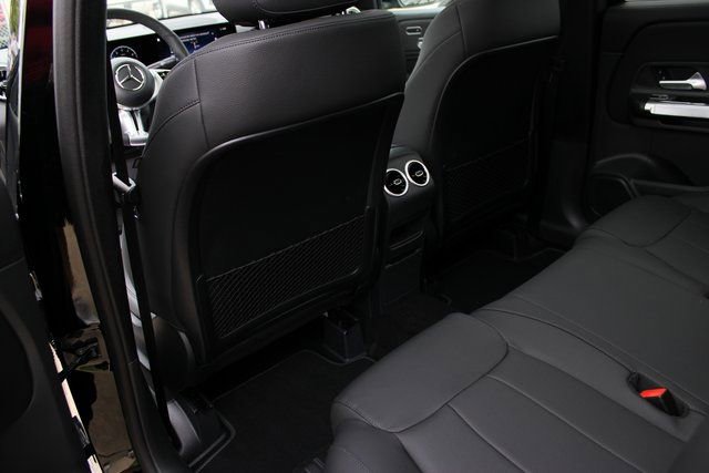 New 2025 Mercedes-Benz GLB 250 4MATIC image 34