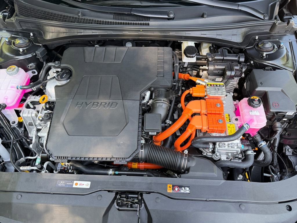 Used 2025 Hyundai Elantra SEL FWD image 21