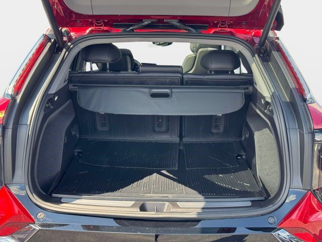 Certified 2025 Cadillac Optiq Sport 2 w/ LPO, Floor Liner Package AWD/4WD image 14