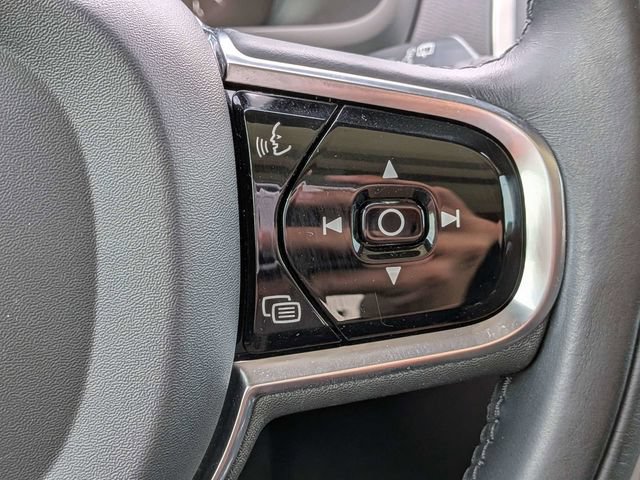 Used 2021 Volvo XC90 T5 Momentum w/ Protection Package Premier FWD image 28