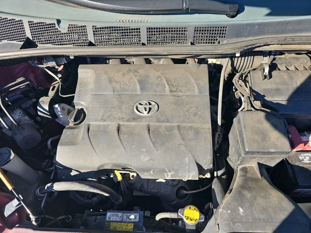 Used 2013 Toyota Sienna LE FWD image 32