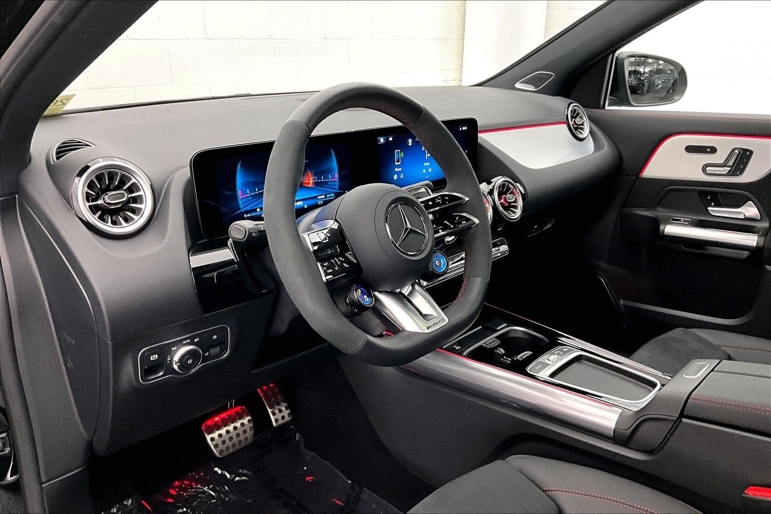 Used 2026 Mercedes-Benz GLA 35 AMG 4MATIC image 18