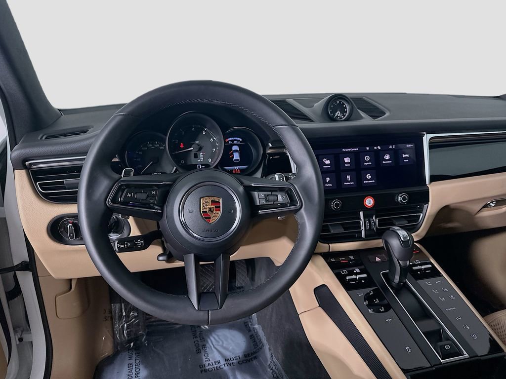 Certified 2026 Porsche Macan image 24
