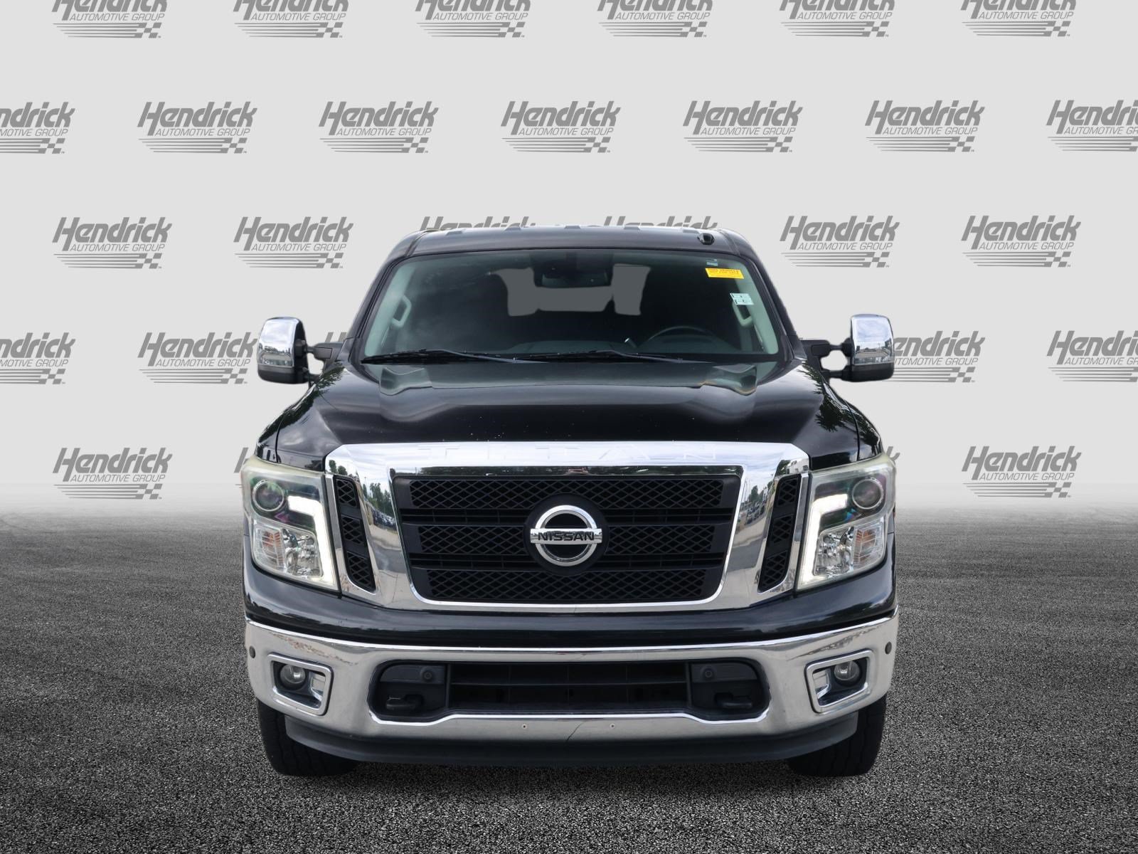 Used 2017 Nissan Titan SL w/ SL Towing Convenience Package AWD/4WD image 3