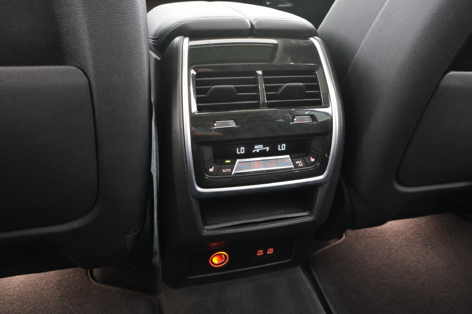 Used 2024 BMW X7 xDrive40i AWD/4WD image 33
