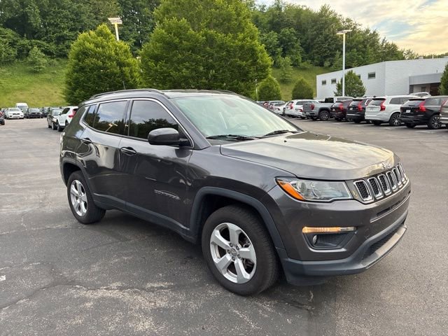 Used 2018 Jeep Compass Latitude w/ Popular Equipment Group AWD/4WD image 4