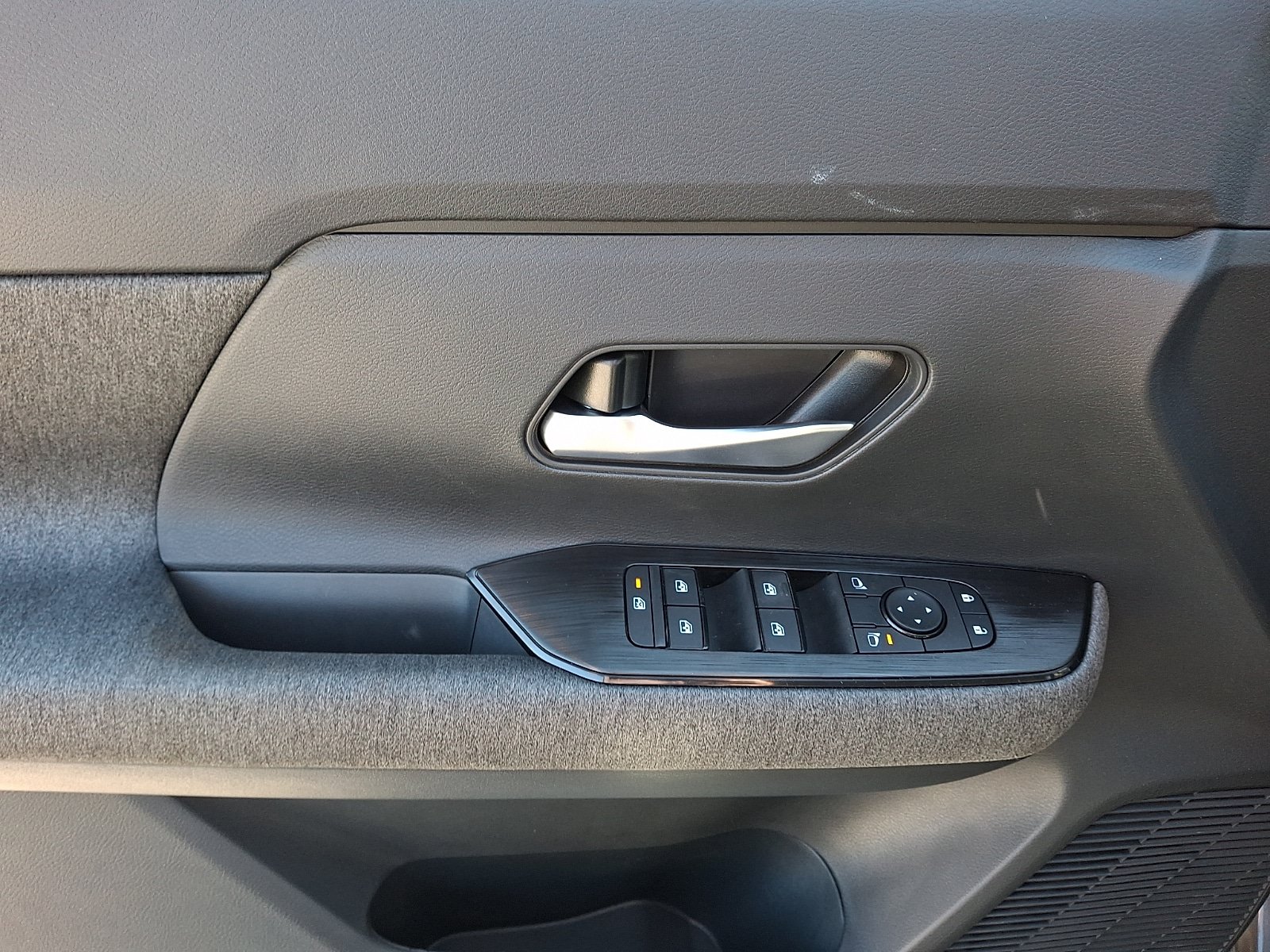 Used 2026 Nissan Kicks SV w/ Cold Weather Package AWD/4WD image 12