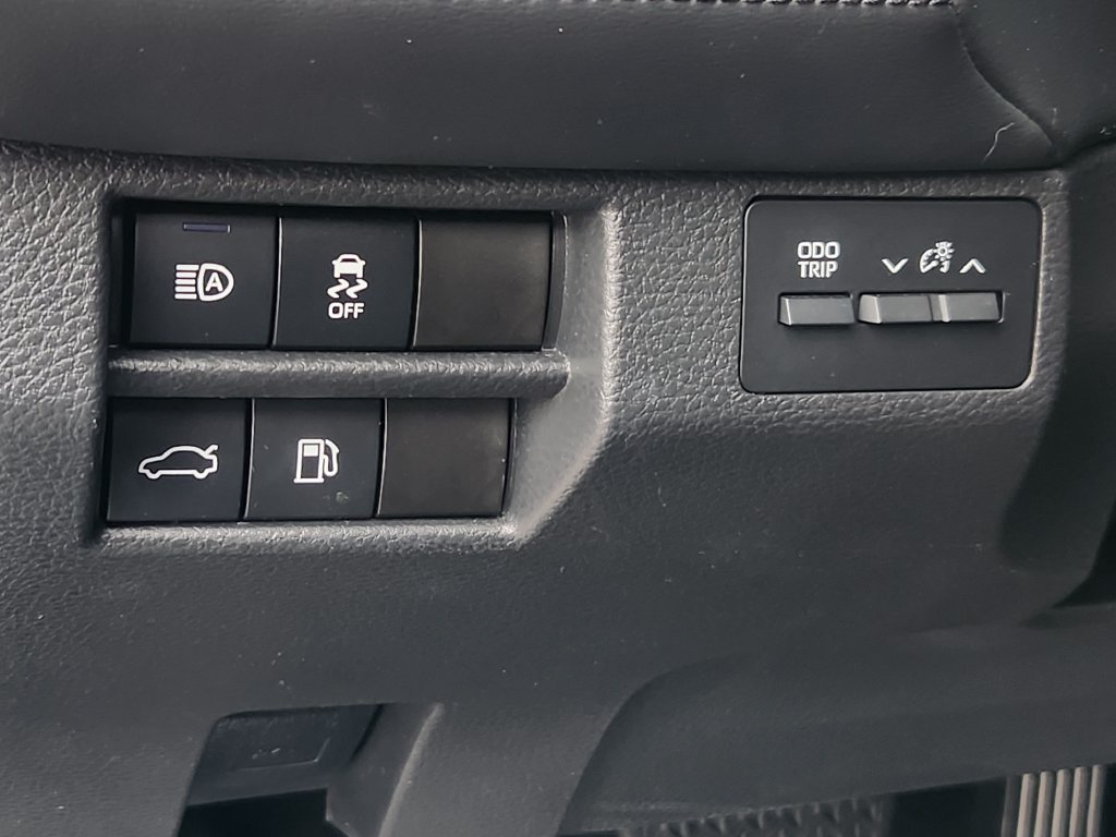 Used 2022 Toyota Avalon XLE FWD image 13