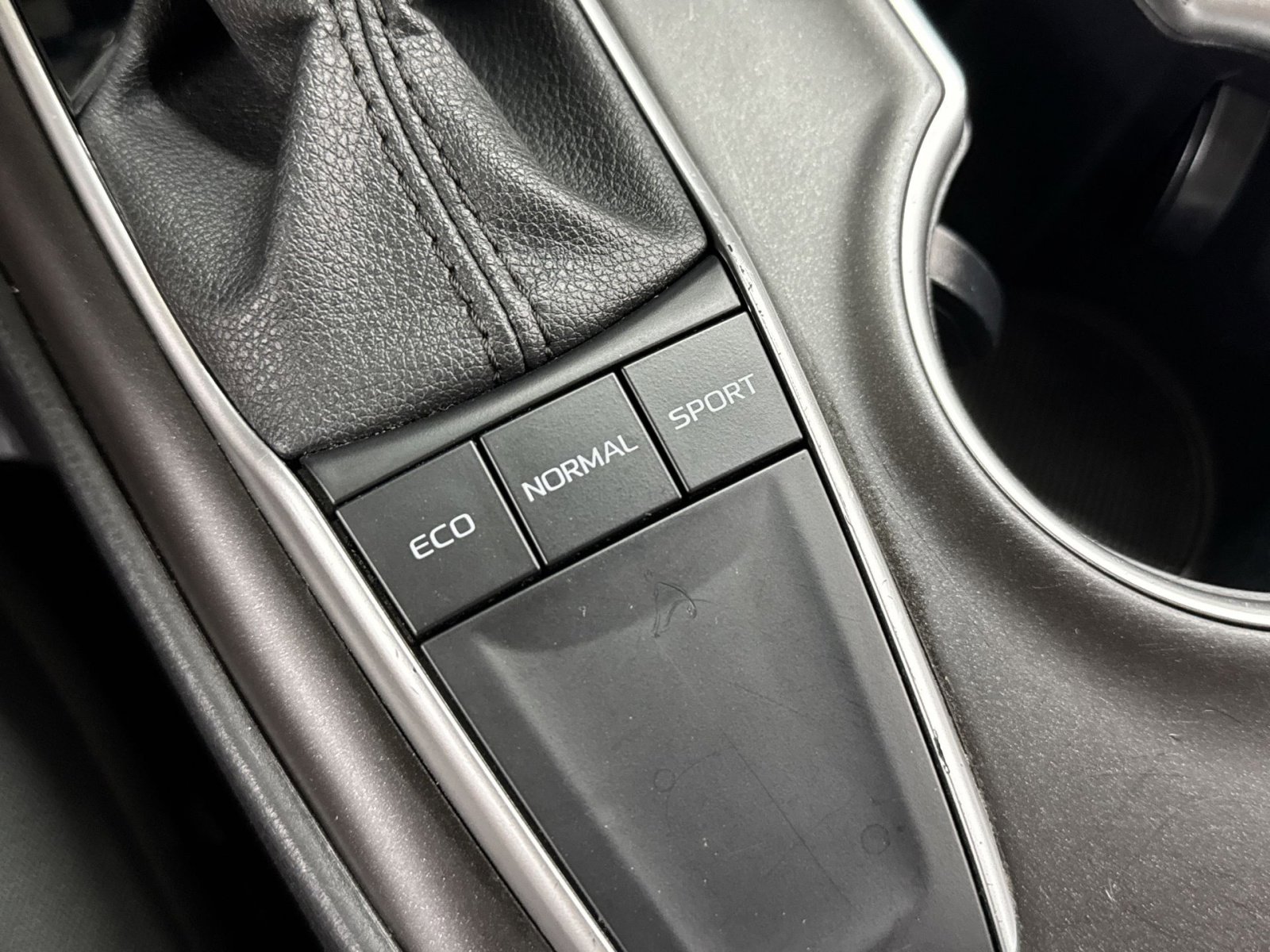 Used 2024 Toyota Camry LE FWD image 35