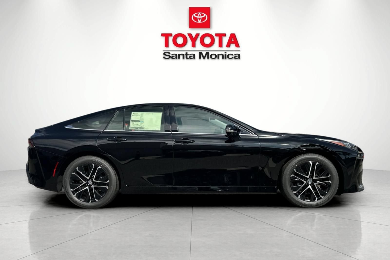 New 2026 Toyota Mirai RWD image 2