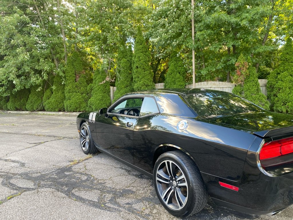 Used 2012 Dodge Challenger R/T RWD image 3