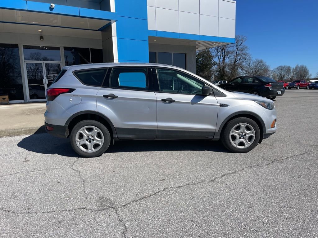 Used 2019 Ford Escape S image 9
