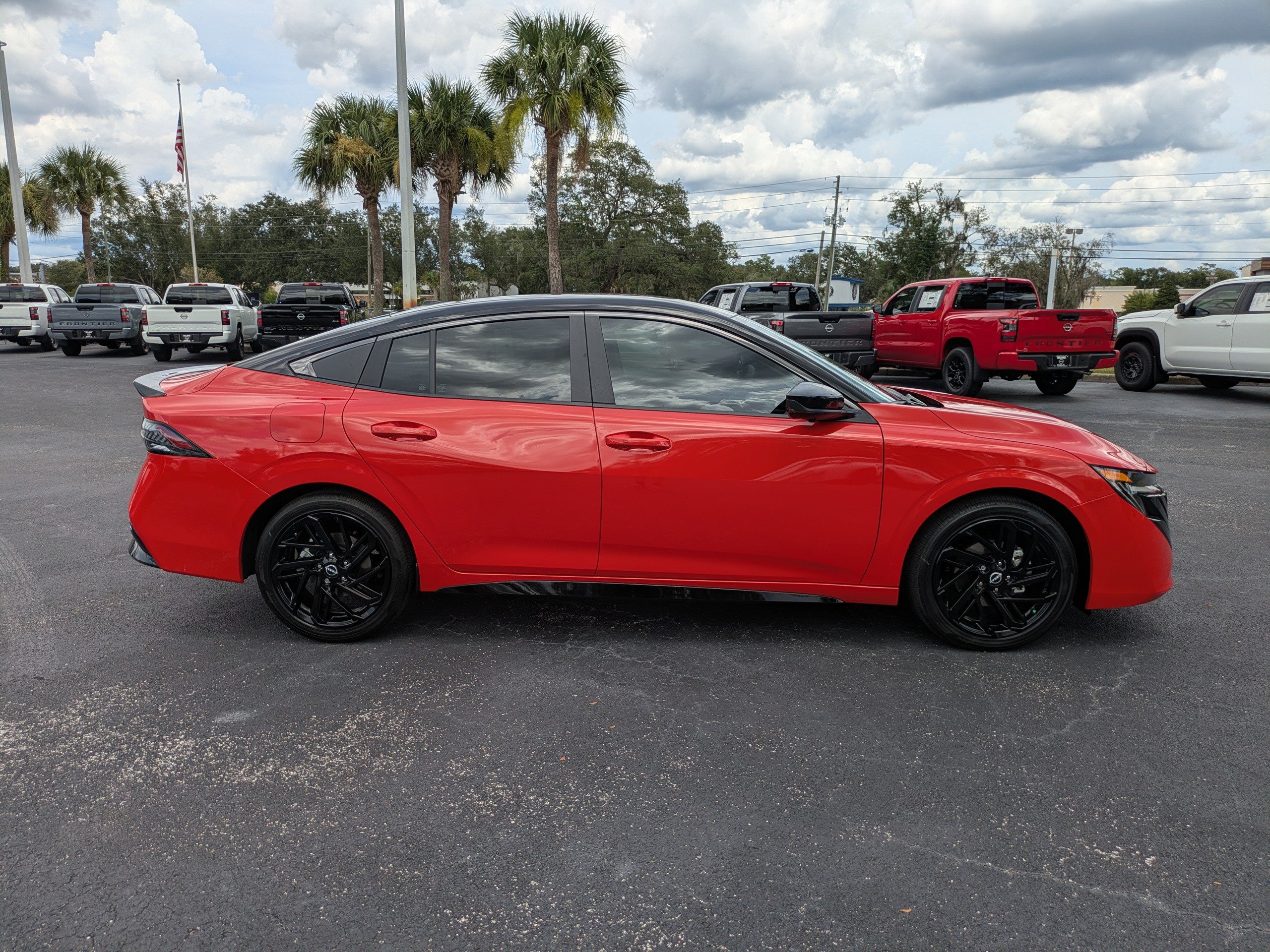 New 2027 Nissan Sentra SR FWD image 3