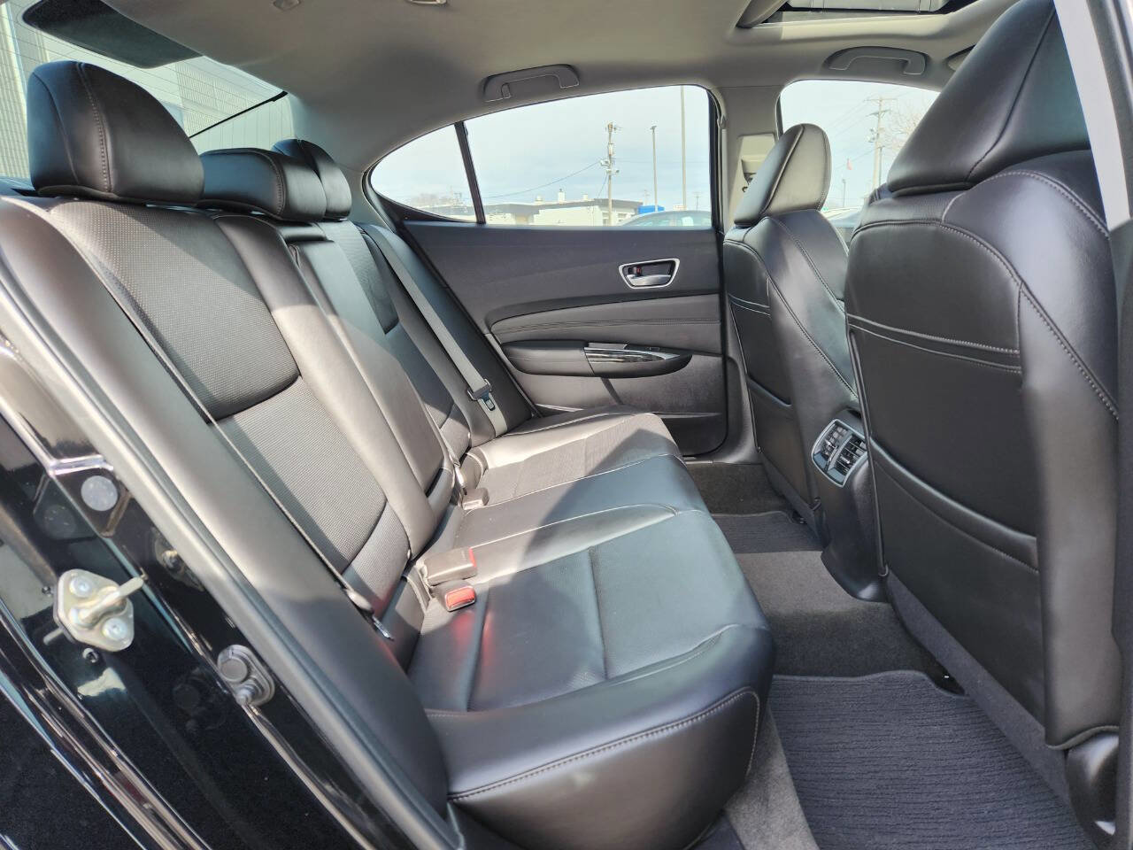 Used 2017 Acura TLX w/Tech 4dr Sedan w/Technology image 13
