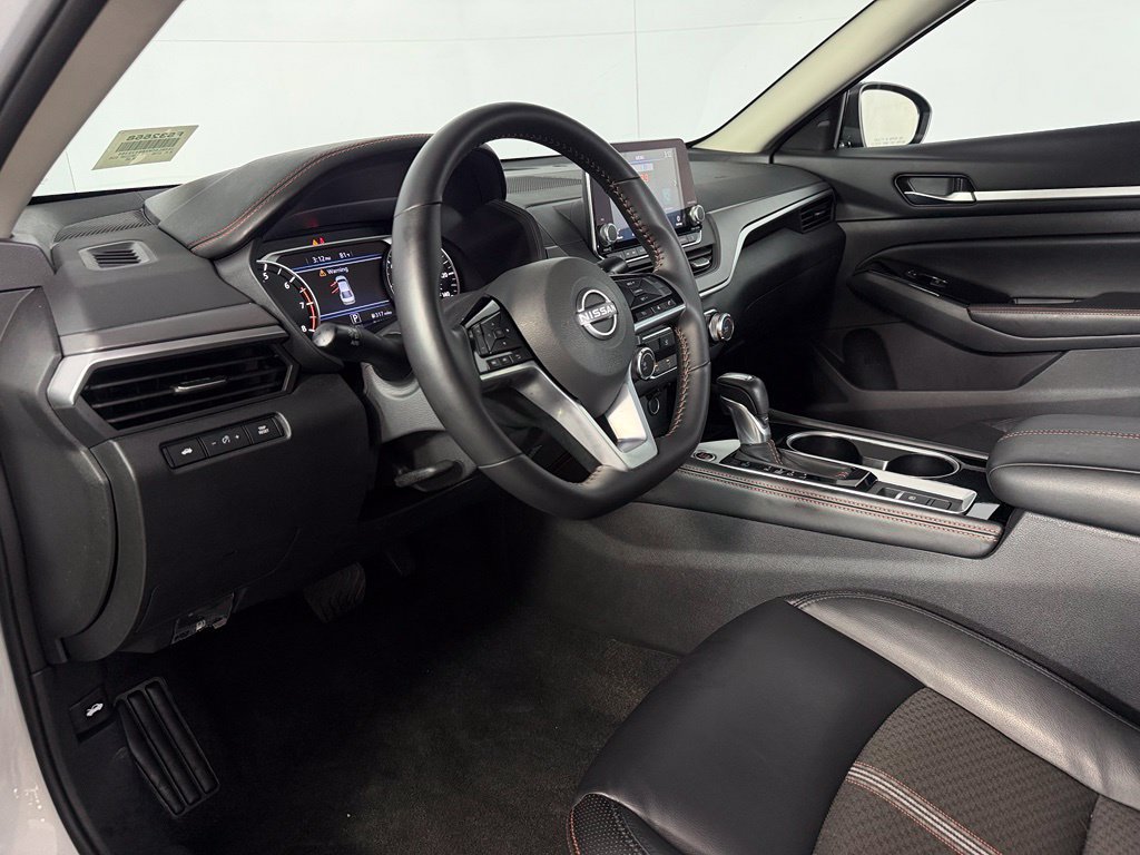 Used 2025 Nissan Altima 2.5 SR AWD/4WD image 17