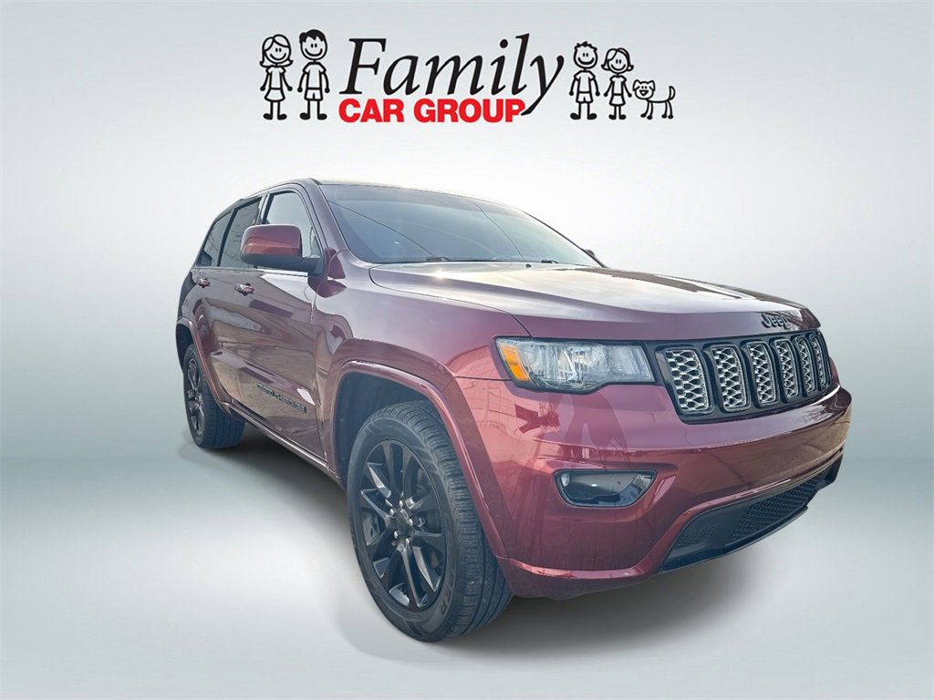 Used 2020 Jeep Grand Cherokee Altitude image 2