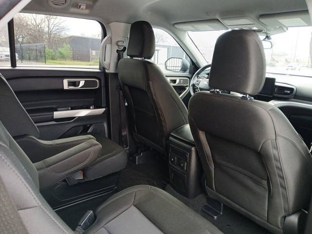 Used 2023 Ford Explorer XLT image 6