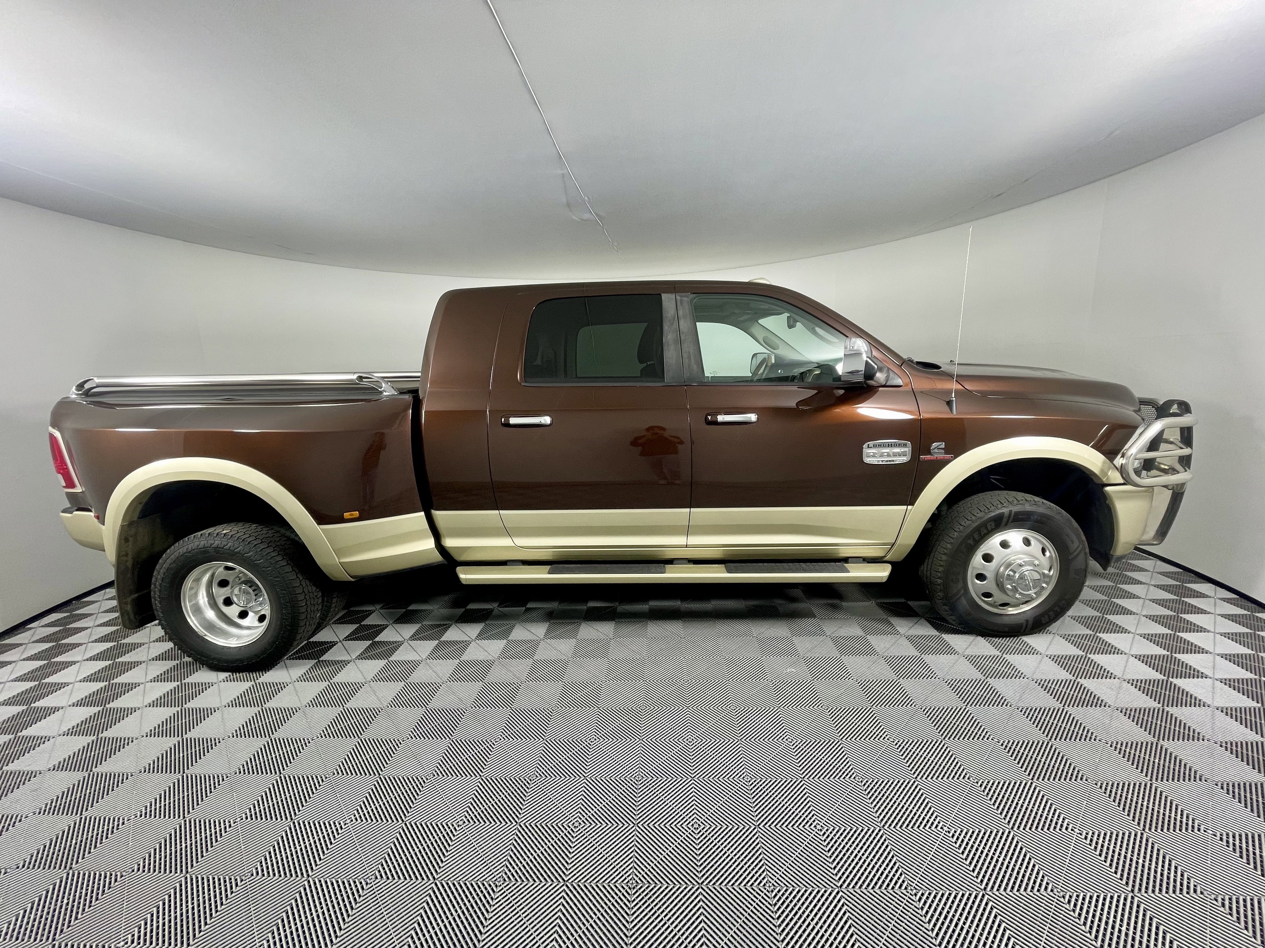 Used 2014 RAM 3500 Laramie Longhorn image 6