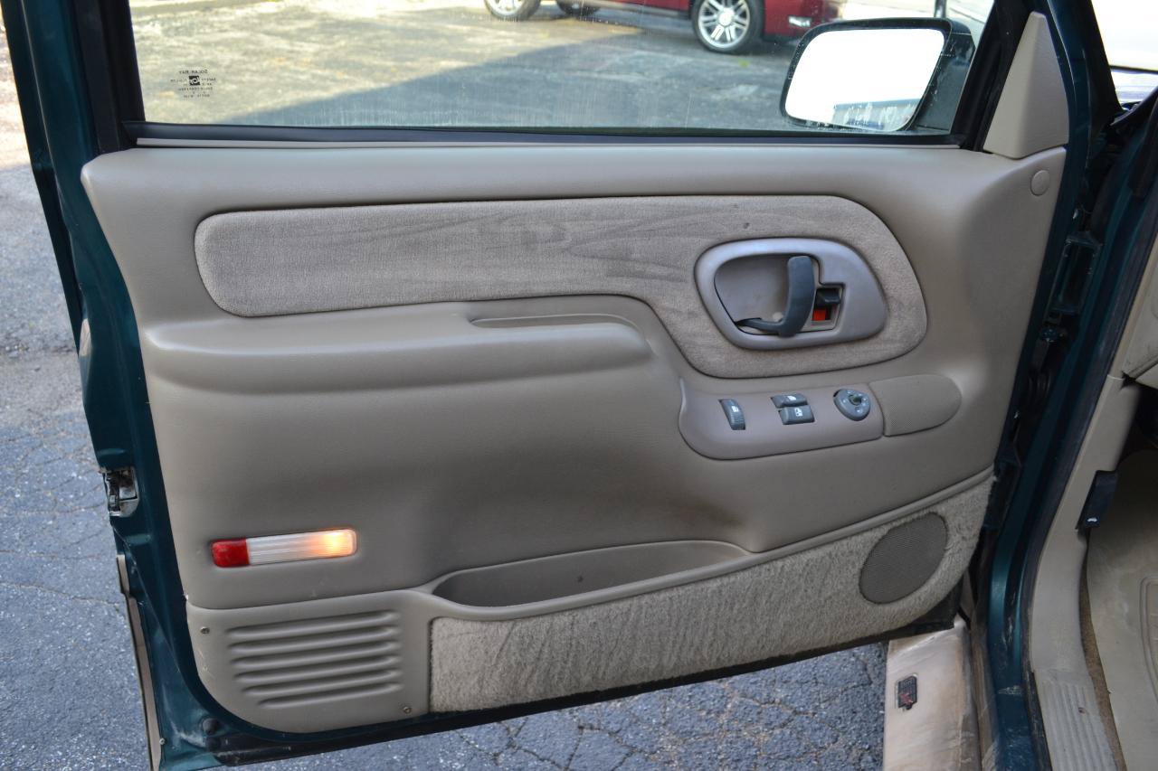 Used 1996 Chevrolet Silverado 3500 4x4 Extended Cab image 21