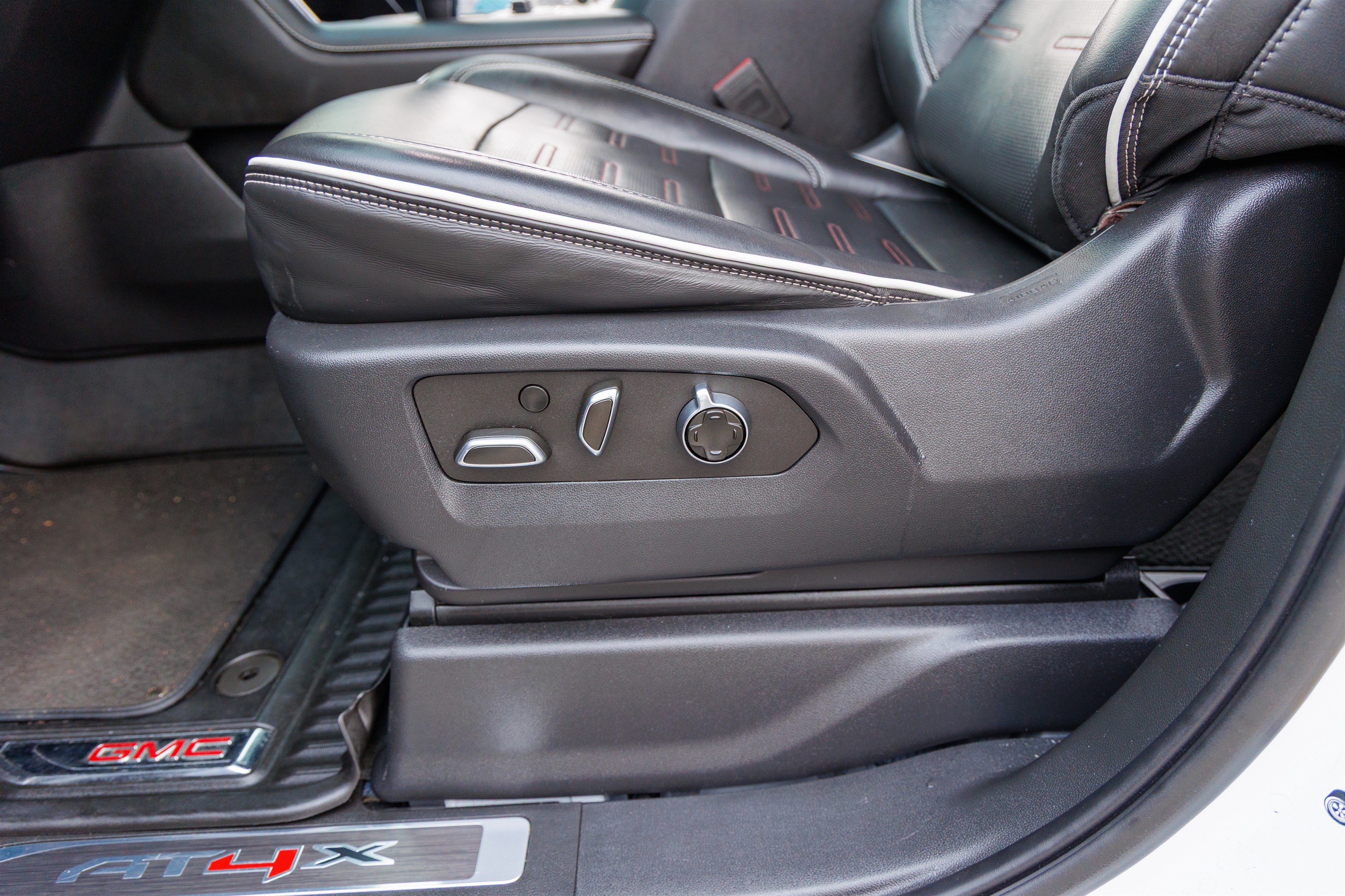 Used 2023 GMC Sierra 1500 AT4X AWD/4WD image 45