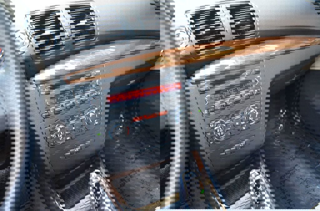 Used 2012 BMW 135i Convertible image 12