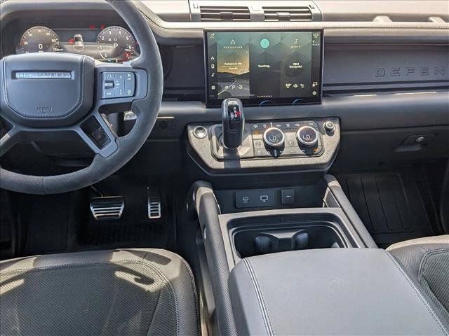 Used 2023 Land Rover Defender 110 V8 AWD/4WD image 18