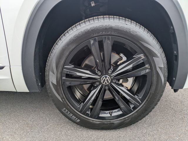 Certified 2022 Volkswagen Atlas SEL R-Line image 10