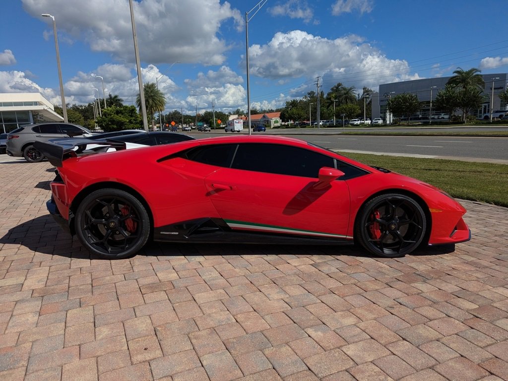 Used 2020 Lamborghini Huracan EVO image 6