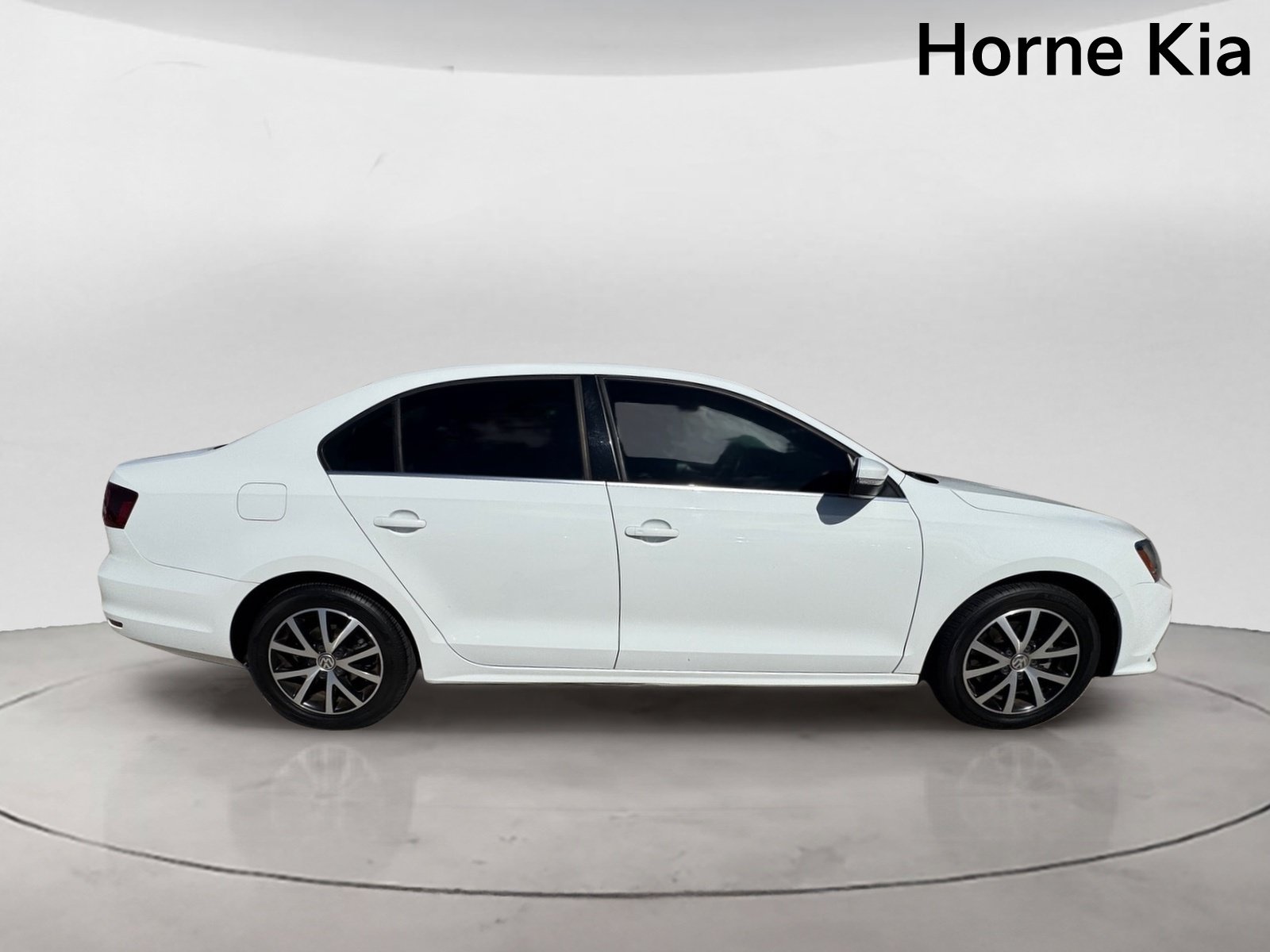 Used 2017 Volkswagen Jetta SE FWD image 3