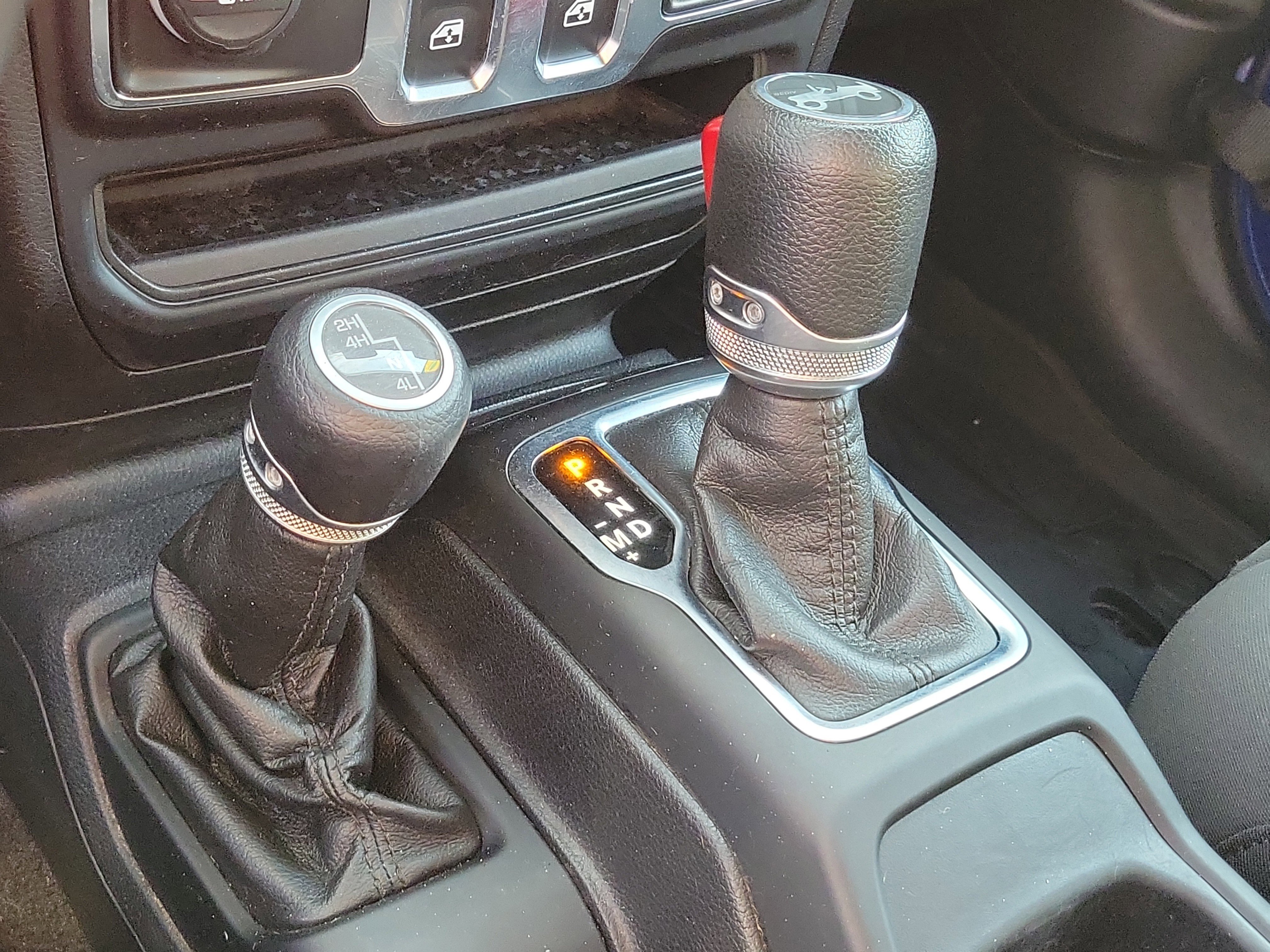 Used 2020 Jeep Wrangler Sport image 24