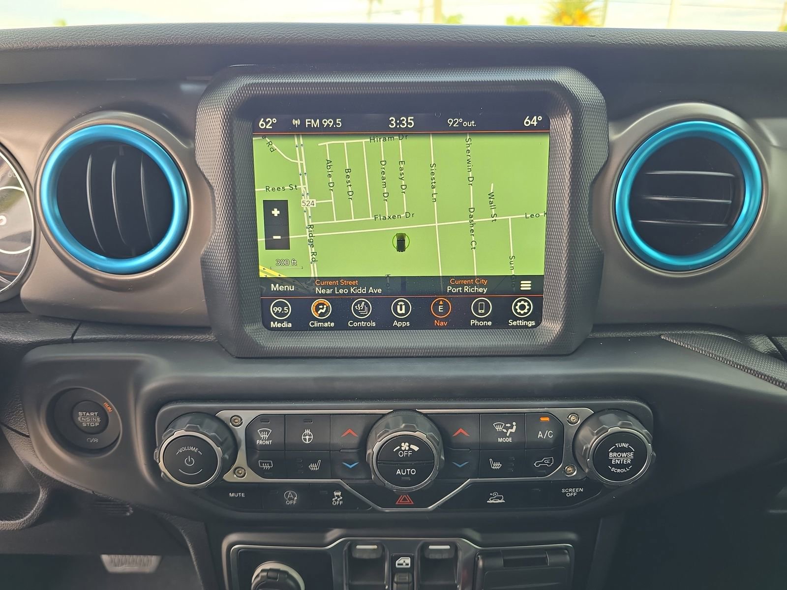 Used 2021 Jeep Gladiator Sport AWD/4WD image 17
