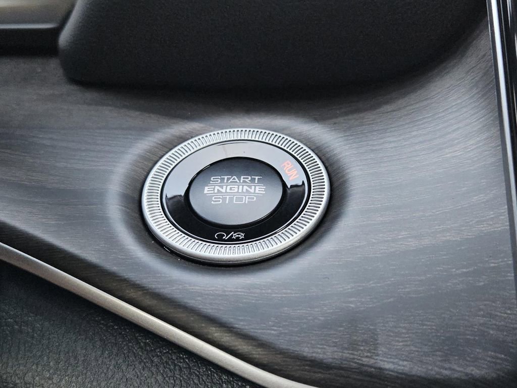 New 2025 Jeep Grand Cherokee Limited image 13