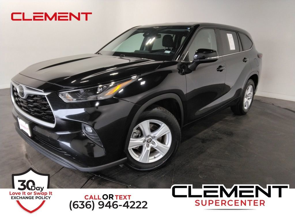 Used 2024 Toyota Highlander LE image 1