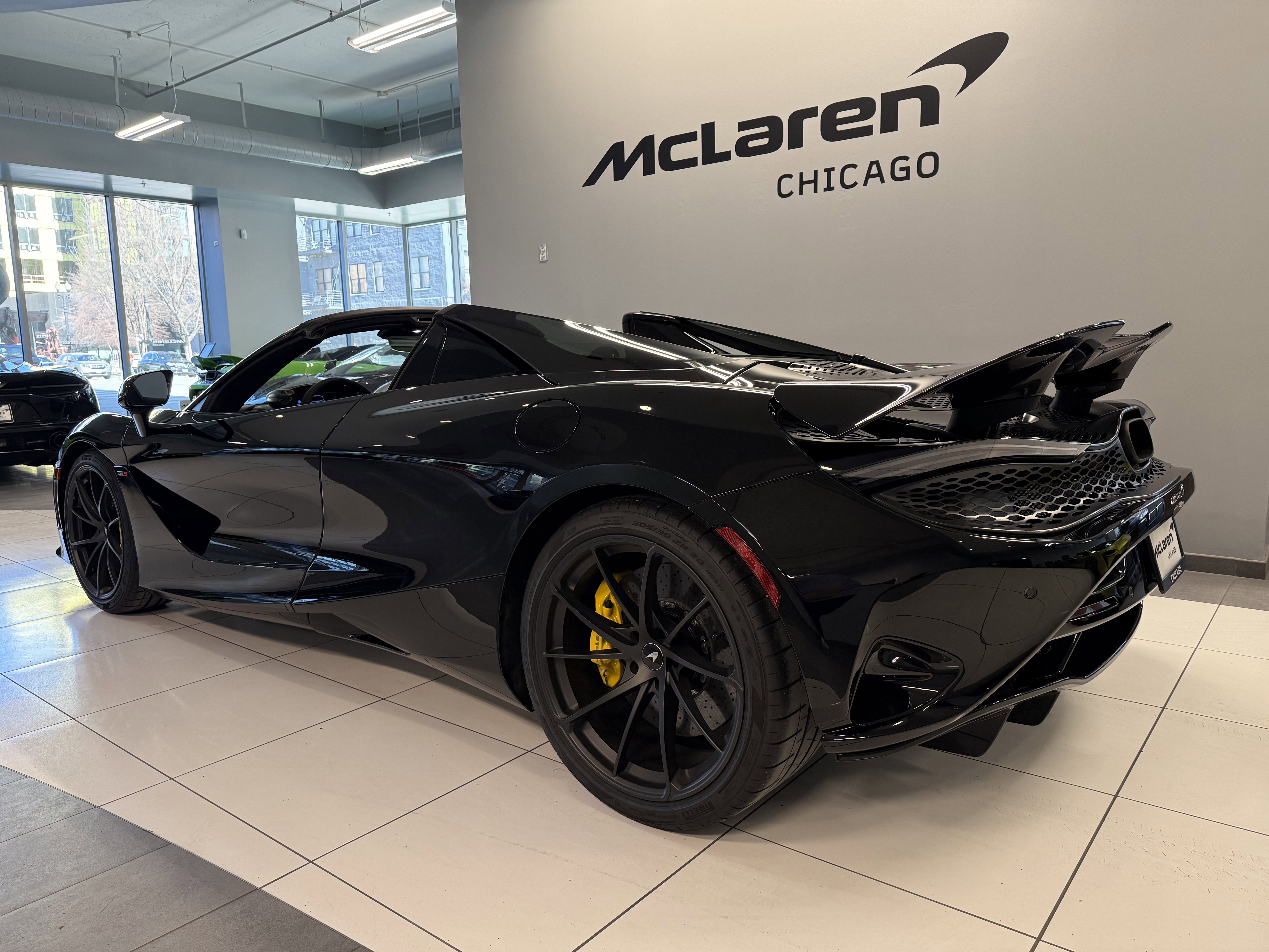 Used 2025 McLaren 750S Spider image 4