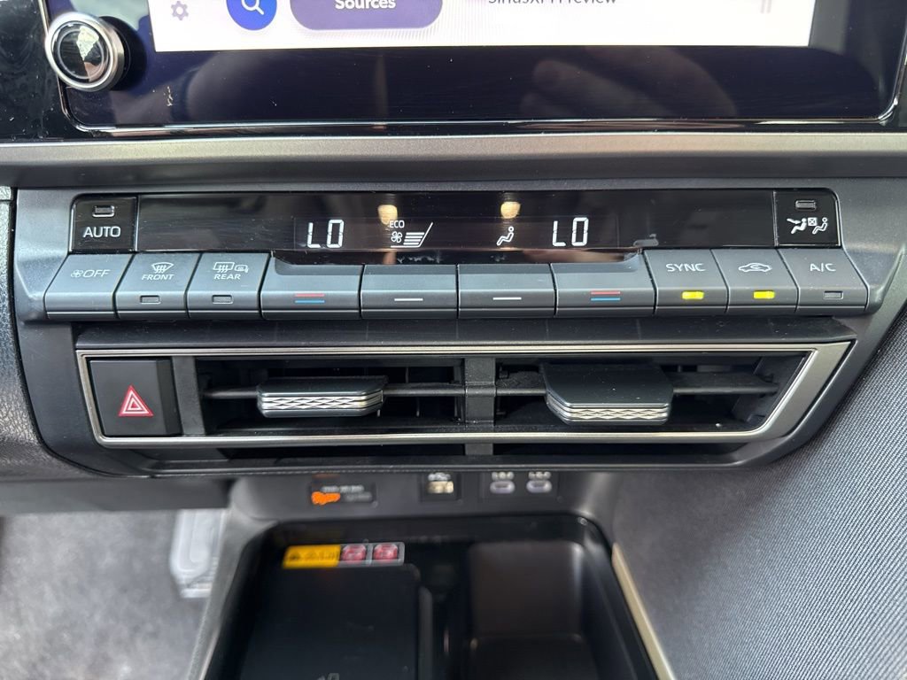 Used 2025 Toyota Camry LE FWD image 13